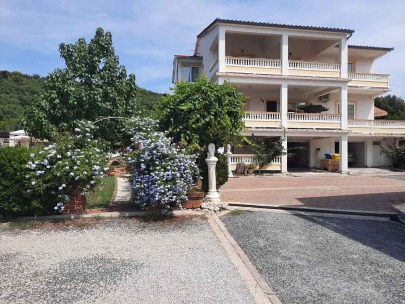 Apartments Robi- Swimming Pool And Beautiful Garden Kampor Exteriér fotografie